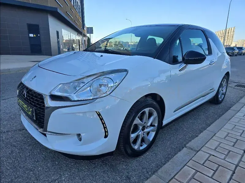 Usado DS Automobiles DS3 Style 99 CV (72 kW) 2018 Blanco Berlina