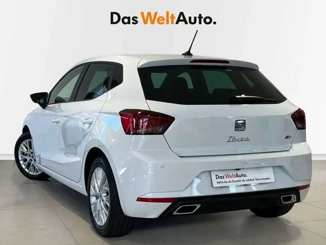 Usado Seat Ibiza FR 110 CV (80 kW) 2024 Blanco Utilitario