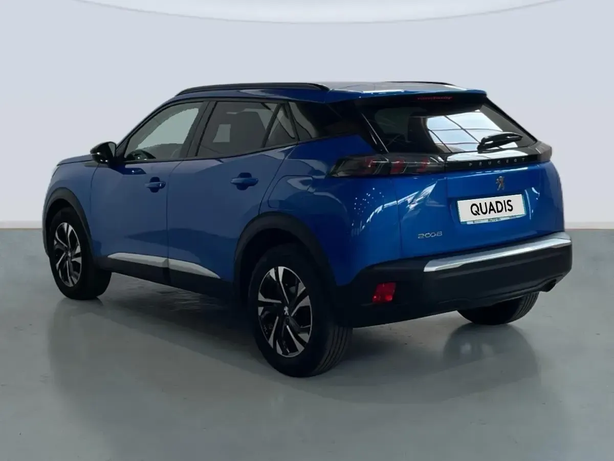 Usado Peugeot 2008 Allure 101 CV (74 kW) 2022 Azul SUV