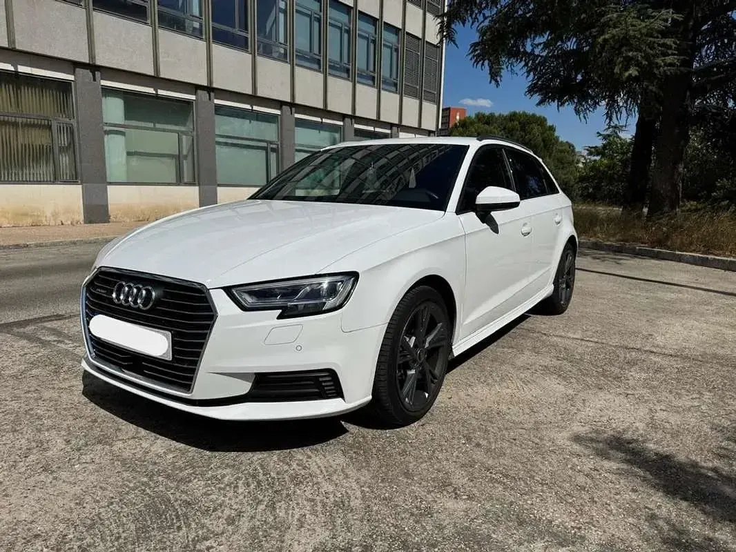 Usado Audi A3 Sportback e-tron Design 204 CV (150 kW) 2020 Blanco Utilitario