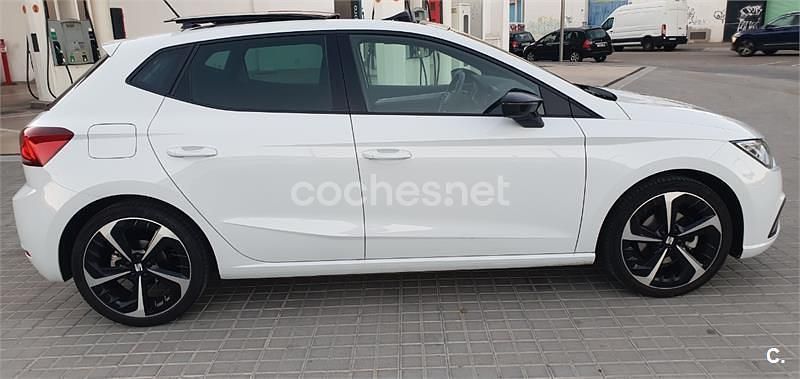 Usado Seat Ibiza FR 150 CV (110 kW) 2021 Blanco Berlina