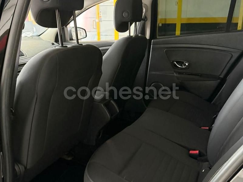 Usado Renault Mégane LIMITED 95 CV (69 kW) 2015 Negro Berlina