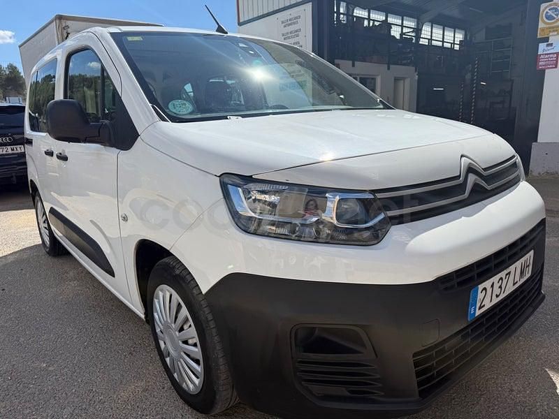 Usado Citroën Berlingo Live 102 CV (75 kW) 2021 Blanco Monovolumen