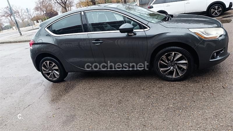 Usado Citroën DS4 Style 114 CV (83 kW) 2013 Gris / plata Utilitario