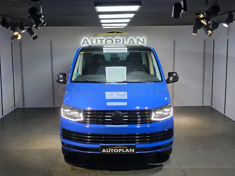 Usado VW Multivan 114 CV (83 kW) 2018 Azul Monovolumen