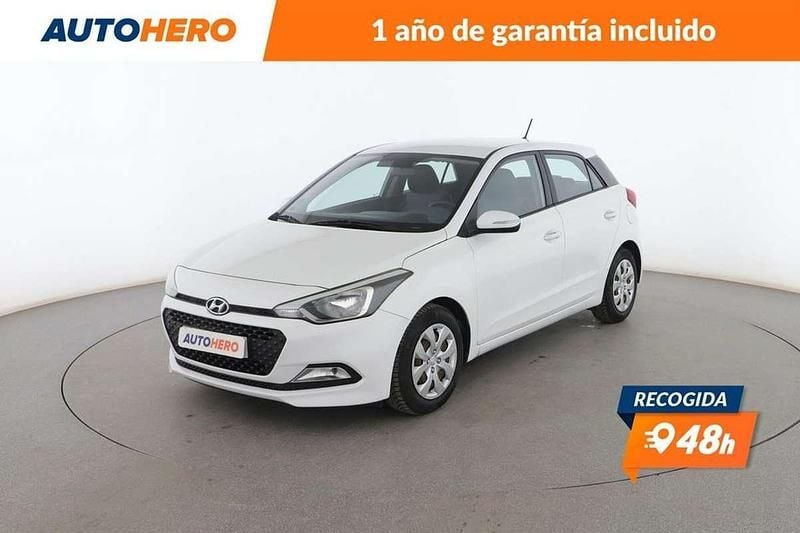 Blanco Usado 2015 Hyundai i20 Berlina | 8999 € (Precio justo) - Imagen 1/3