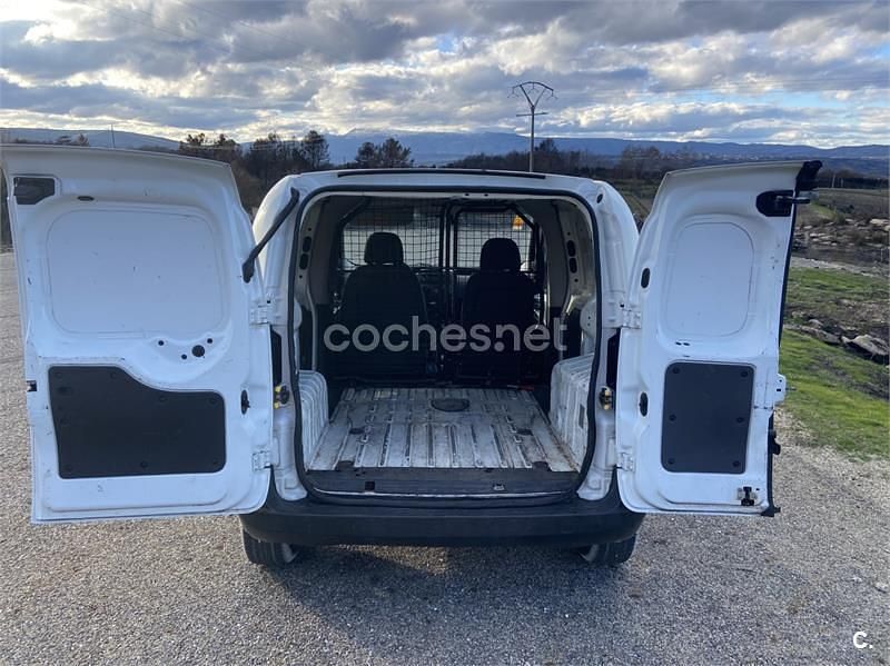 Usado Peugeot Bipper Access 75 CV (55 kW) 2013 Blanco Monovolumen