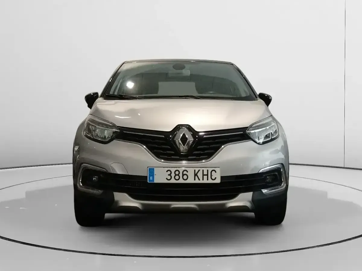 Usado Renault Captur Zen 90 CV (66 kW) 2018 Gris / plata SUV