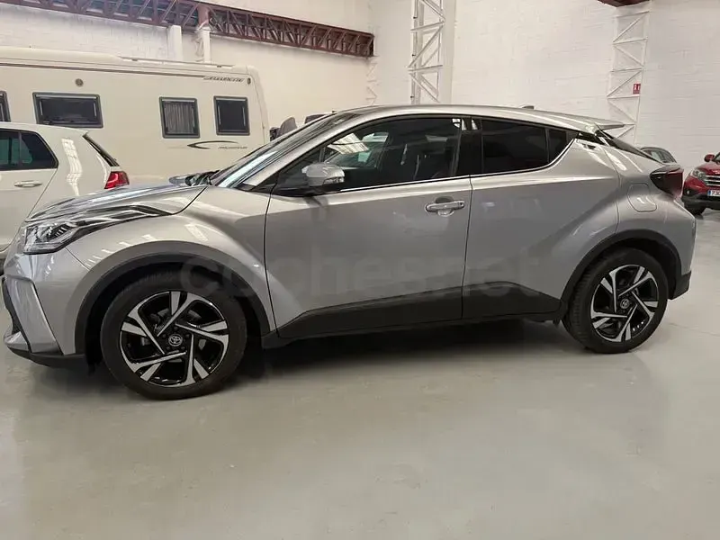 Usado Toyota C-HR Advance 122 CV (89 kW) 2023 Gris / plata SUV