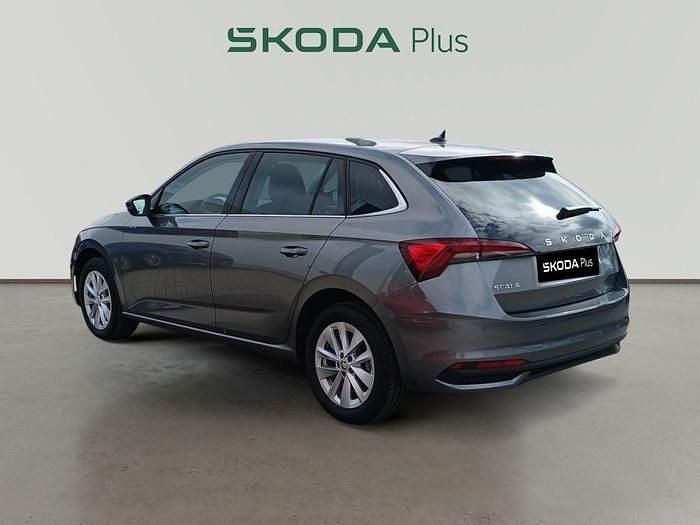 Gris Usado 2024 Skoda Scala Selection Utilitario | 20.490 € (Precio justo) - Imagen 1/4