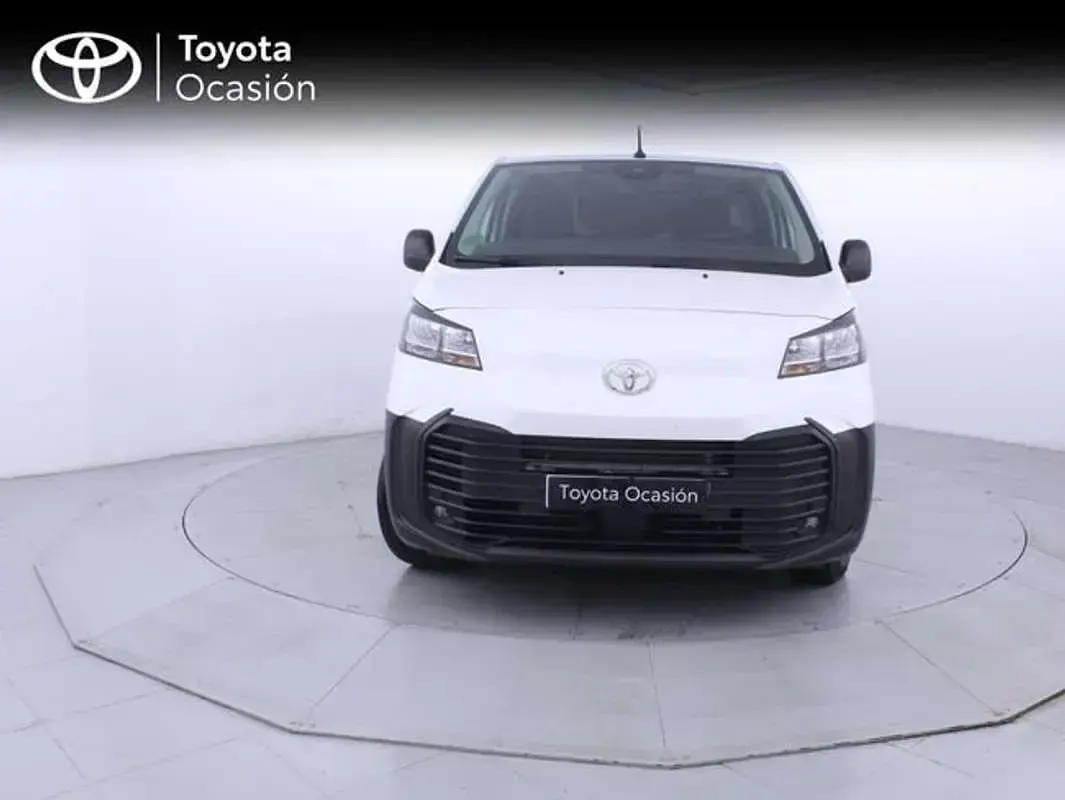 Usado Toyota Proace 120 CV (88 kW) 2025 Blanco Monovolumen
