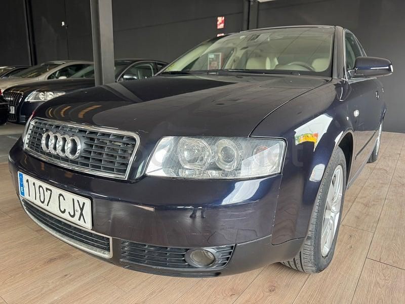Usado Audi A4 Sport 170 CV (125 kW) 2004 Azul Berlina