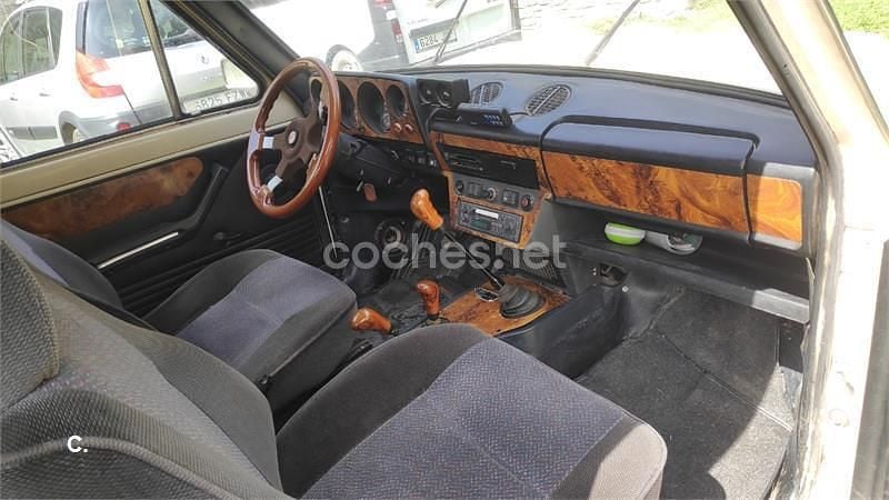 Blanco Usado 1994 Lada niva SUV | 6000 € - Imagen 1/4