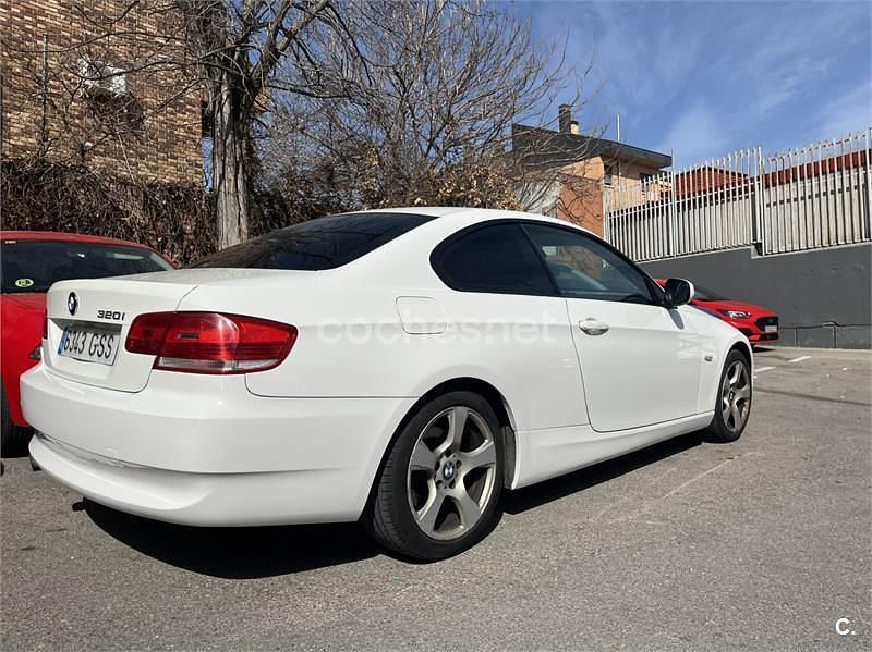 Usado BMW 320 170 CV (125 kW) 2010 Blanco Coupe