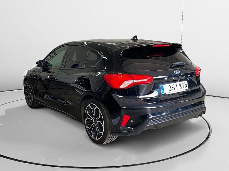 Usado Ford Focus ST-Line 125 CV (91 kW) 2019 Negro Berlina
