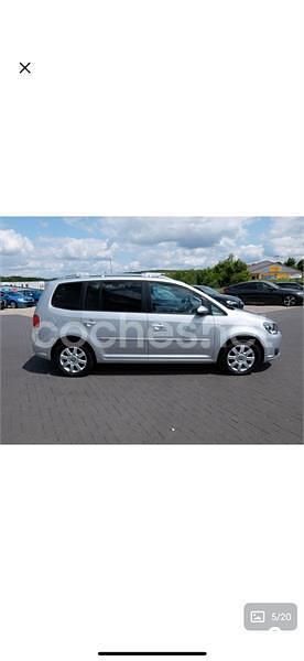 Usado VW Touran Advance 140 CV (102 kW) 2013 Gris / plata Monovolumen