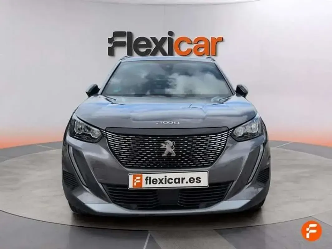 Usado Peugeot 2008 Allure 131 CV (96 kW) 2023 Gris SUV
