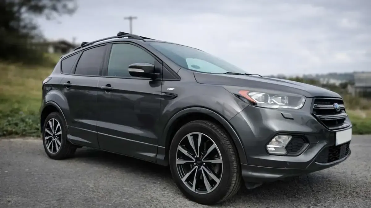 Usado Ford Kuga ST-Line 150 CV (110 kW) 2017 Gris SUV
