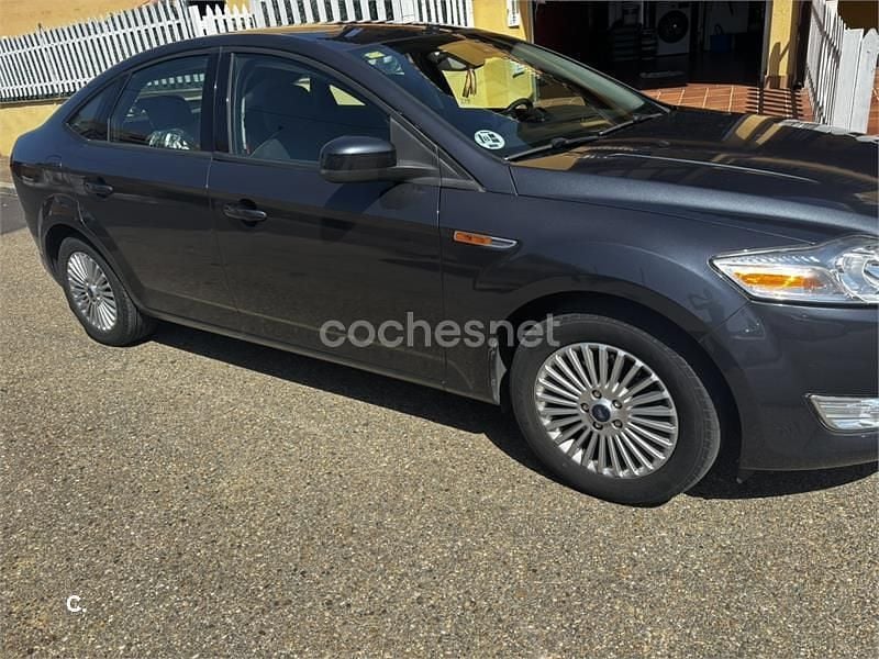 Usado Ford Mondeo Titanium 140 CV (102 kW) 2008 Negro Berlina