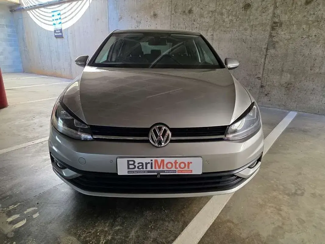 Usado VW Golf VII Advance 116 CV (85 kW) 2017 Gris Utilitario