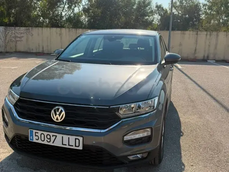 Usado VW T-Roc Advance 115 CV (84 kW) 2020 Gris / plata SUV