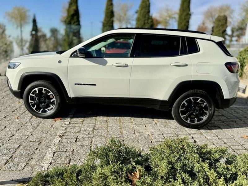 Usado Jeep Compass Trailhawk 241 CV (177 kW) 2023 Blanco SUV