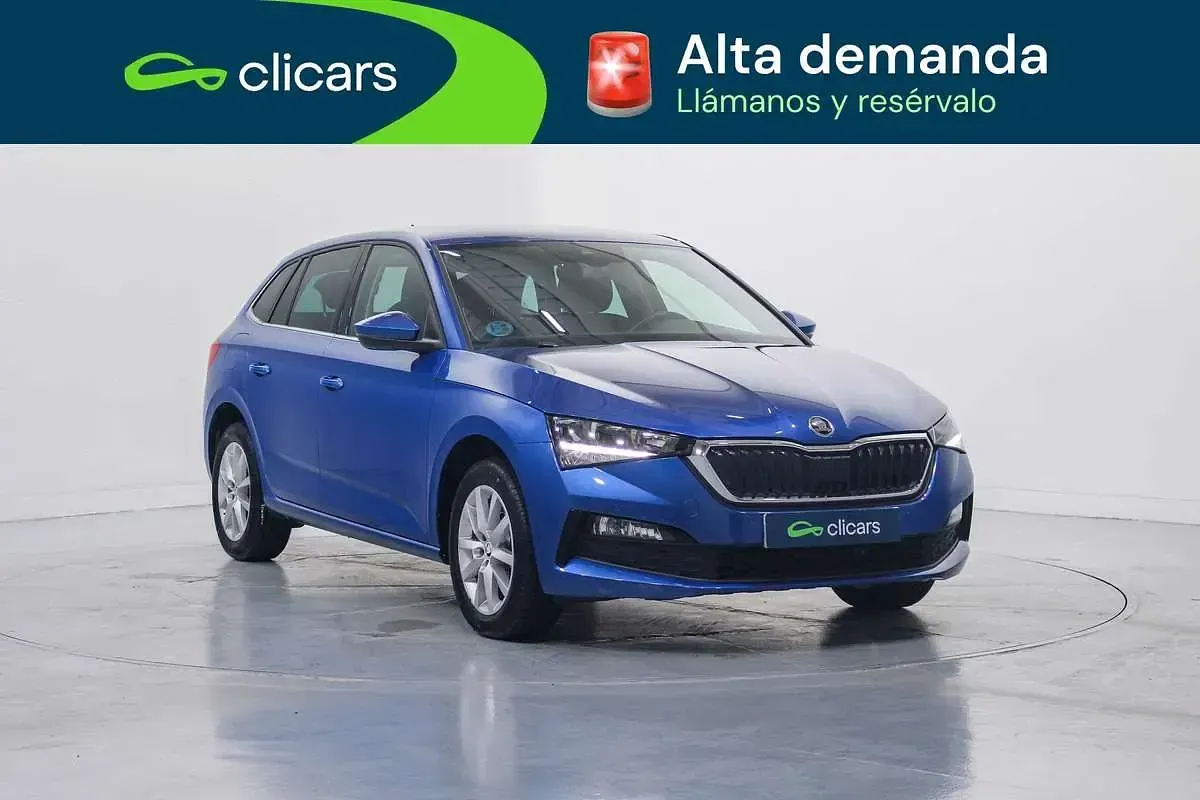 Usado Skoda Scala Ambition 95 CV (69 kW) 2022 Azul Utilitario