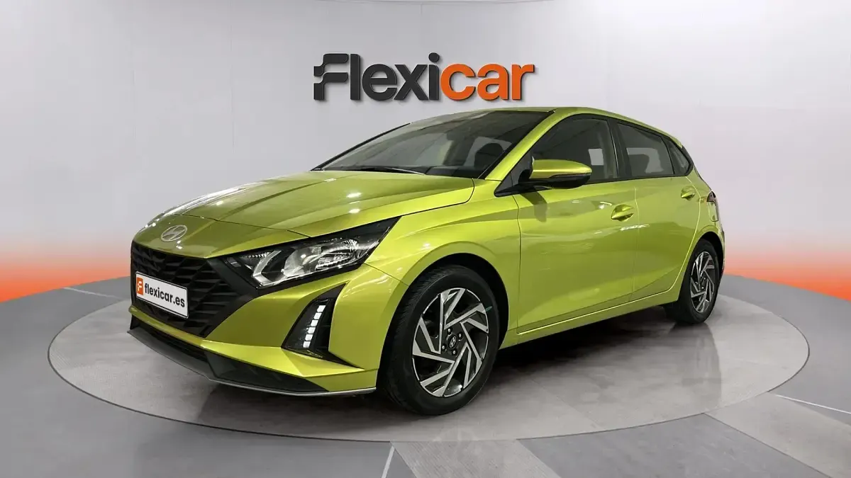Usado Hyundai i20 84 CV (61 kW) 2024 Verde Utilitario