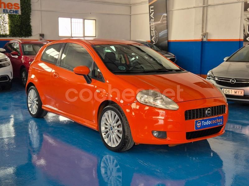 Usado Fiat Punto Sport 95 CV (69 kW) 2009 Naranja Utilitario