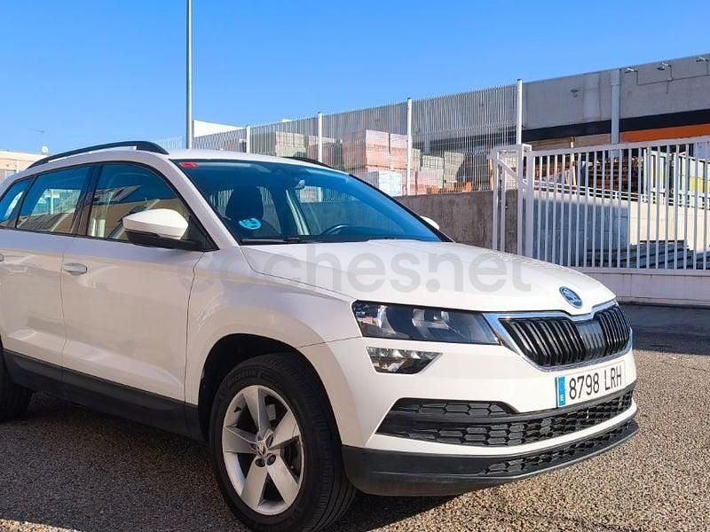 Usado Skoda Karoq Ambition 150 CV (110 kW) 2021 Blanco SUV
