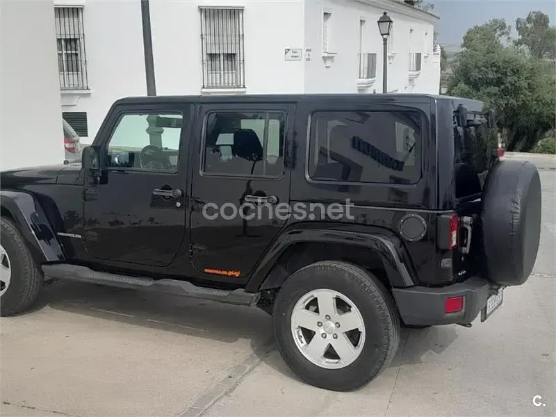 Usado Jeep Wrangler Unlimited Sahara 177 CV (130 kW) 2011 Negro SUV