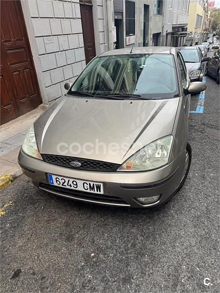 Usado Ford Focus Ambiente 100 CV (73 kW) 2003 Gris / plata Berlina