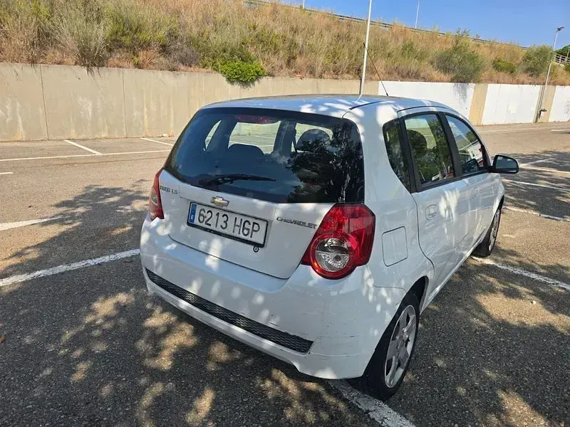 Usado Chevrolet Aveo LS 86 CV (63 kW) 2011 Blanco Berlina