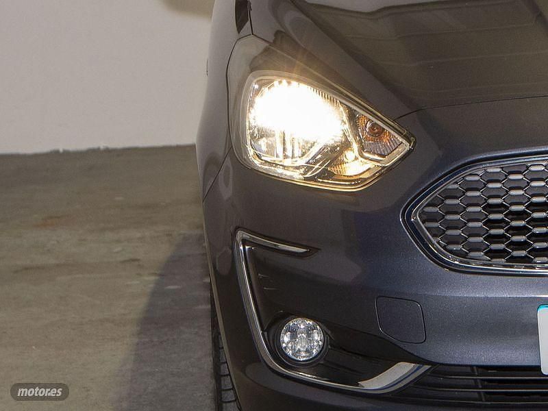 Usado Ford Ka Plus Ultimate 85 CV (62 kW) 2019 Gris Utilitario