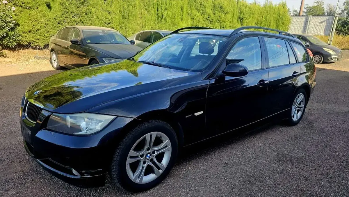 Usado BMW 318 143 CV (105 kW) 2009 Negro Familiar