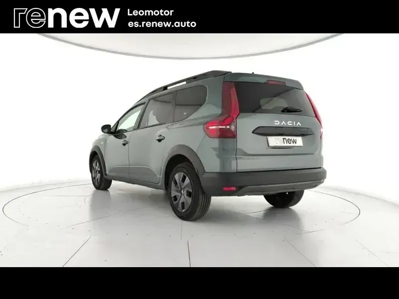 Usado Dacia Jogger Expression 100 CV (73 kW) 2025 Verde Monovolumen