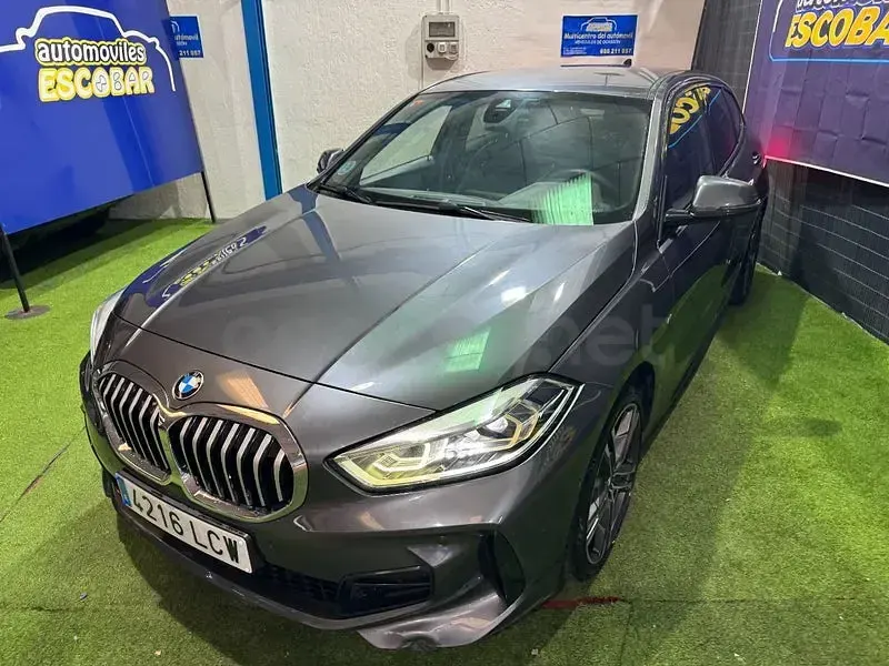 Usado BMW 118 150 CV (110 kW) 2019 Gris / plata Berlina