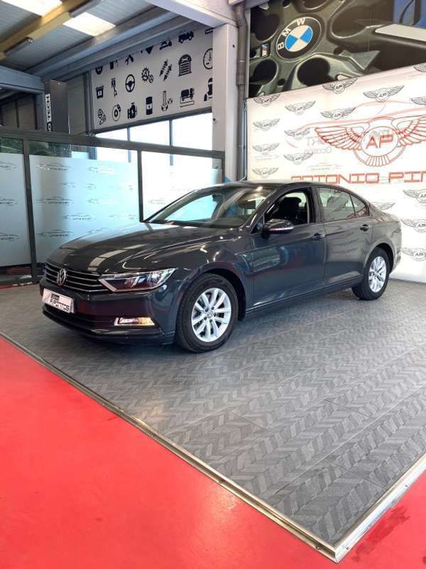 Gris Usado 2015 VW Passat Advance Berlina | 13.900 € (Precio justo) - Imagen 1/4