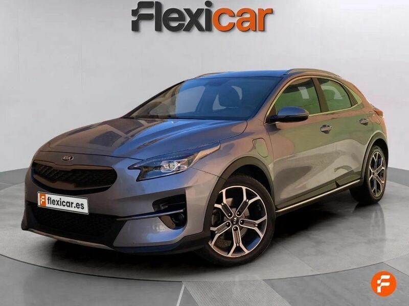 Usado Kia XCeed 136 CV (100 kW) 2021 Gris / plata SUV