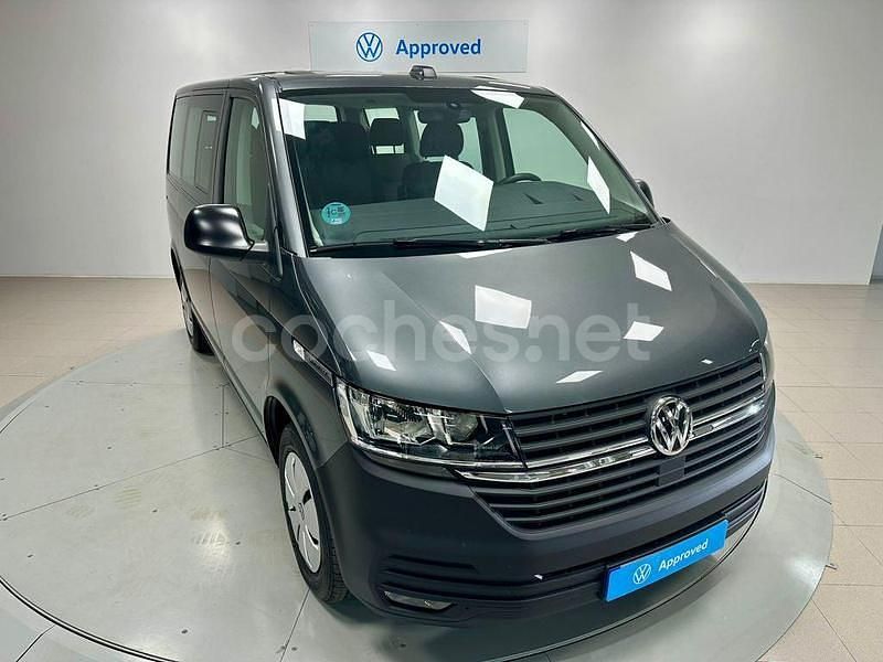 Gris / plata Usado 2024 VW Caravelle Monovolumen | 39.900 € (Precio justo) - Imagen 1/4
