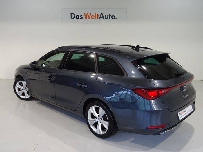 Gris Usado 2024 Seat Leon ST FR Familiar | 26.500 € (Precio justo) - Imagen 1/4