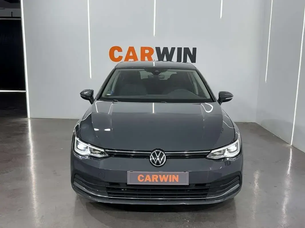 Usado VW Golf VIII Style 150 CV (110 kW) 2020 Gris Utilitario