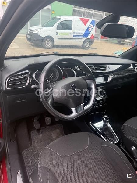 Usado Citroën DS3 120 CV (88 kW) 2011 Granate Utilitario