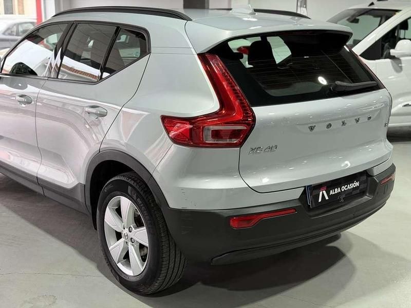 Usado Volvo XC40 Momentum 129 CV (94 kW) 2021 Gris SUV