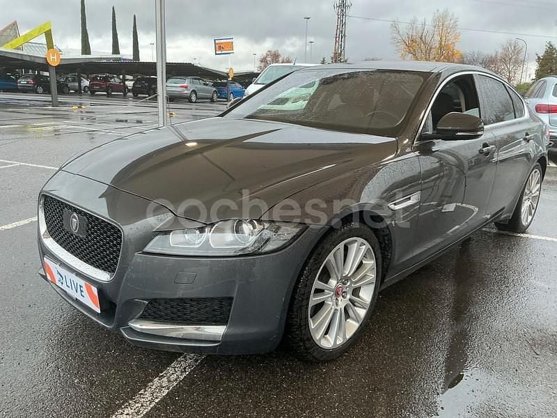 Gris / plata Usado 2016 Jaguar XF Portfolio Berlina | 13.999 € (Buen precio) - Imagen 1/4