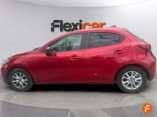 Usado Mazda 2 Edition 90 CV (66 kW) 2017 Rojo Berlina