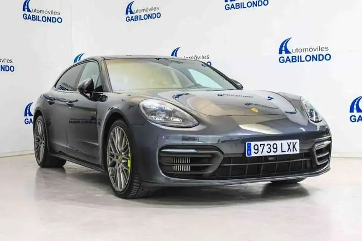 Usado Porsche Panamera Platinum Edition 462 CV (339 kW) 2022 Gris Familiar