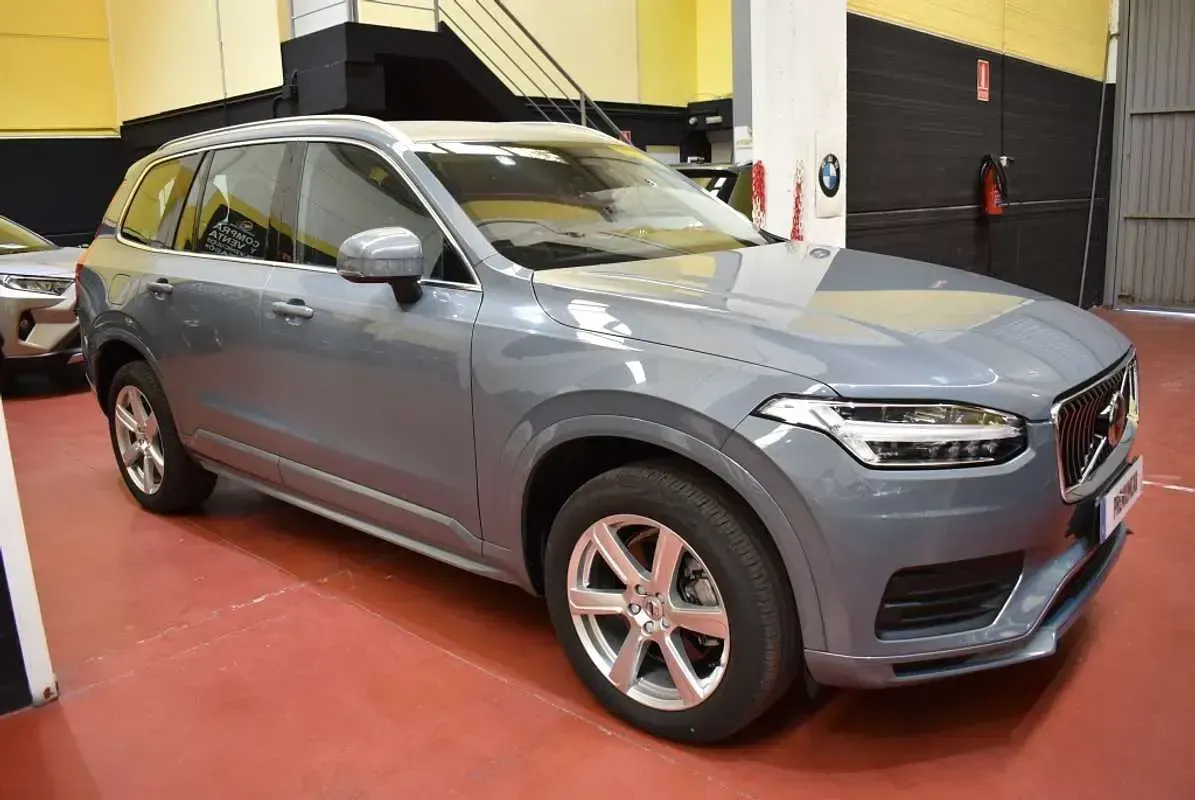 Usado Volvo XC90 Core 235 CV (172 kW) 2023 Gris SUV