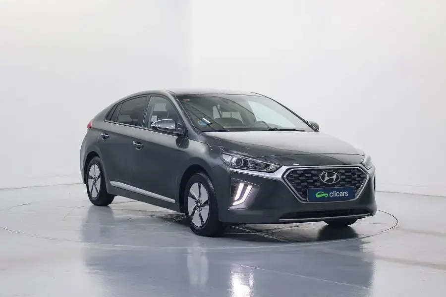 Usado Hyundai Ioniq 141 CV (103 kW) 2021 Gris / plata Utilitario