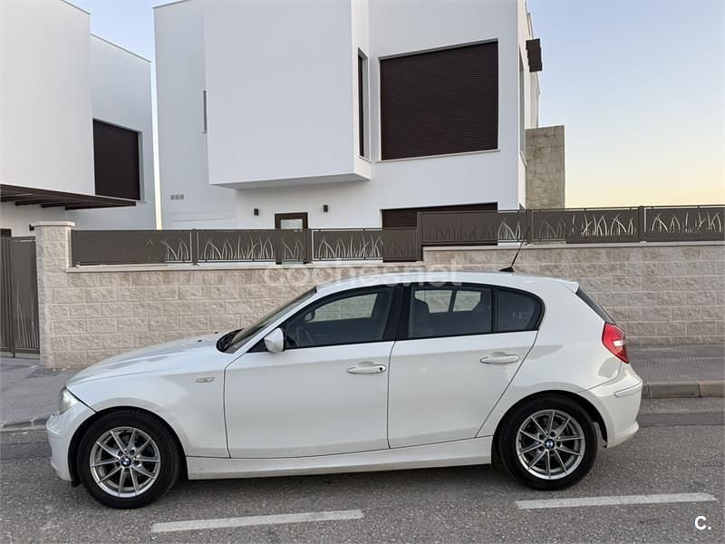 Usado BMW 118 143 CV (105 kW) 2011 Blanco Utilitario